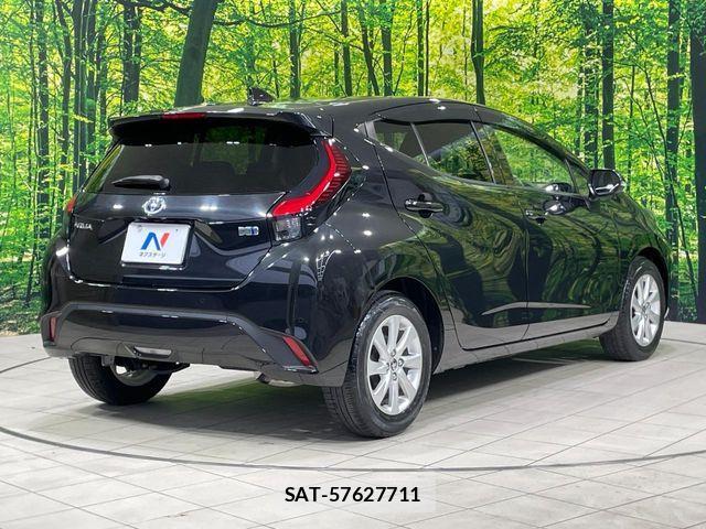 Toyota AQUA 2021-09 8206252-16