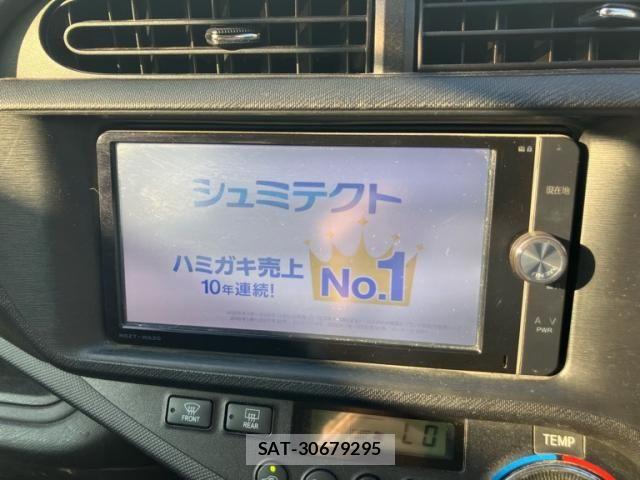 Toyota AQUA 2012-06 8206313-18