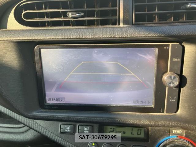 Toyota AQUA 2012-06 8206313-20