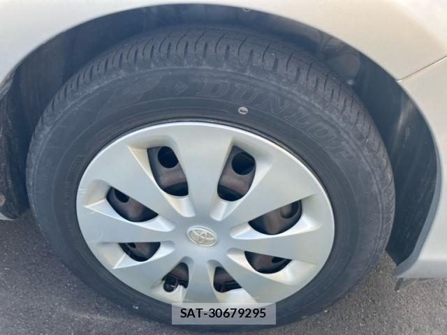 Toyota AQUA 2012-06 8206313-5