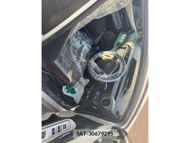 Toyota AQUA 2012-06 8206313-6