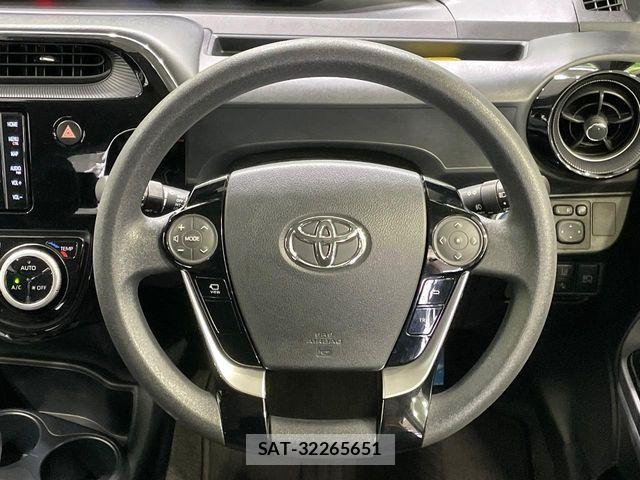 Toyota AQUA 2020-08 8206269-9