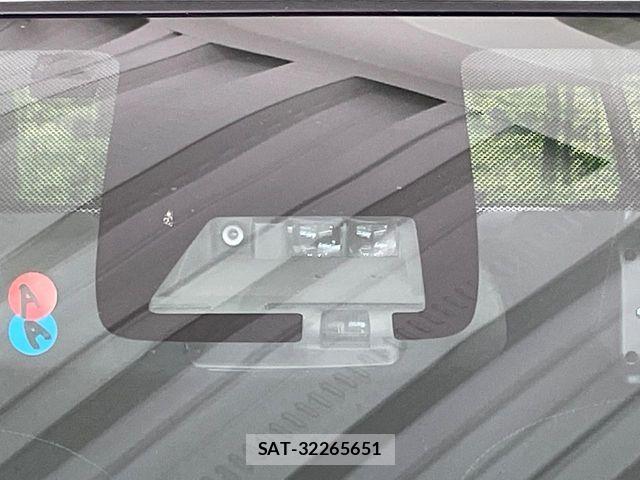 Toyota AQUA 2020-08 8206269-4