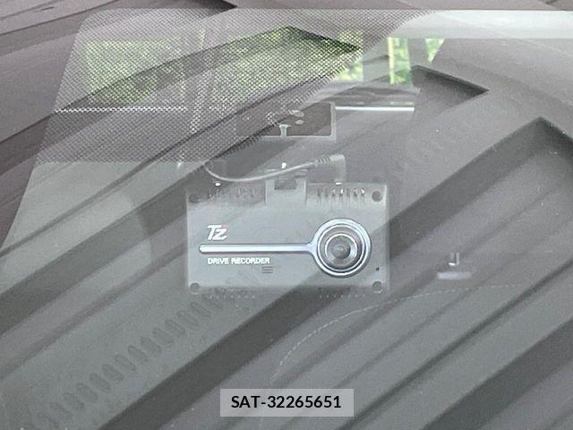 Toyota AQUA 2020-08 8206269-5