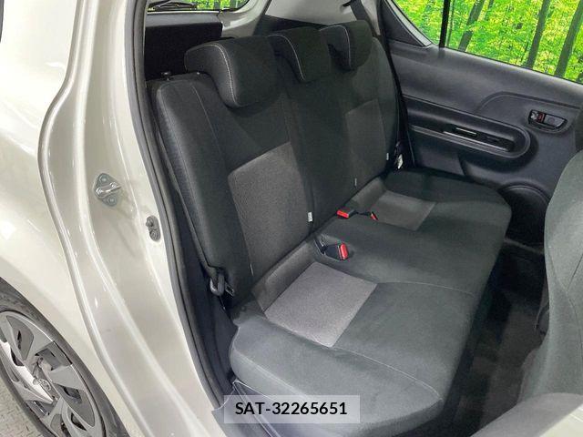 Toyota AQUA 2020-08 8206269-7
