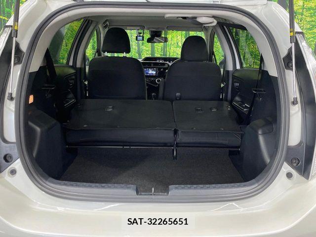 Toyota AQUA 2020-08 8206269-8