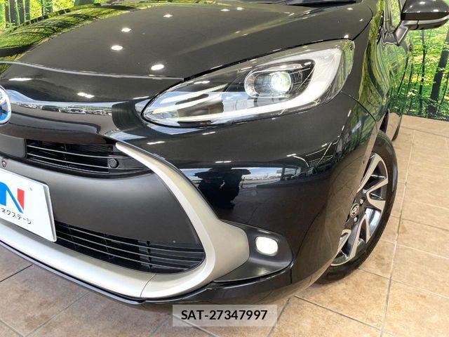 Toyota AQUA 2022-03 8206251-11