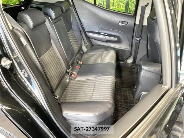 Toyota AQUA 2022-03 8206251-8