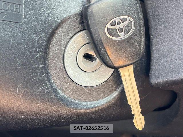 Toyota AQUA 2016-01 8206285-4