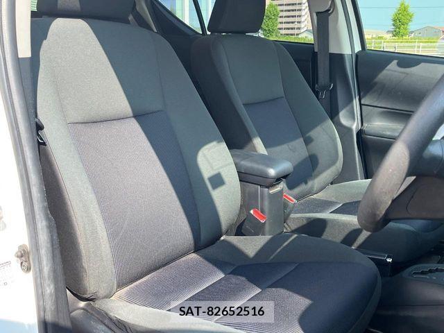 Toyota AQUA 2016-01 8206285-8