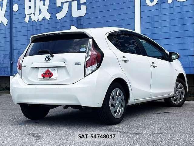 Toyota AQUA 2016-07 8206268-2