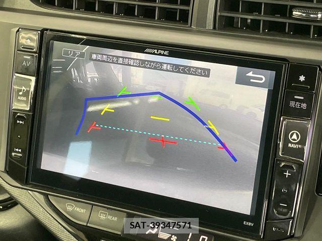Toyota AQUA 2016-05 8206267-3