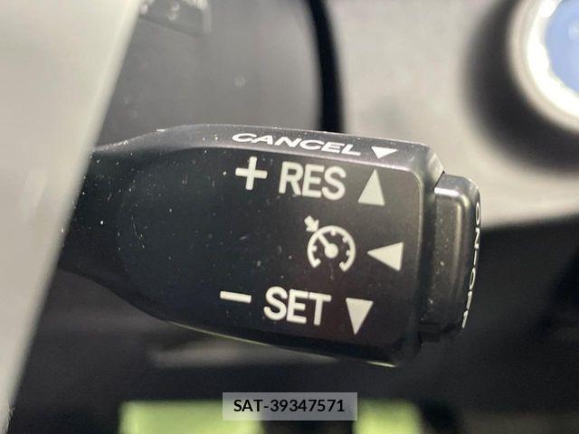 Toyota AQUA 2016-05 8206267-5