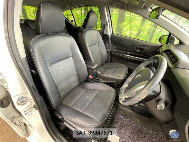 Toyota AQUA 2016-05 8206267-7