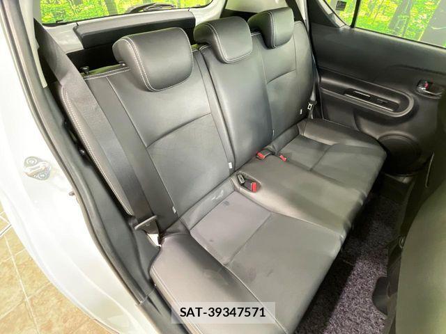 Toyota AQUA 2016-05 8206267-8