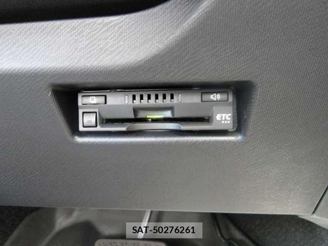 Toyota AQUA 2020-04 8206260-9
