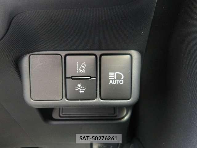 Toyota AQUA 2020-04 8206260-8