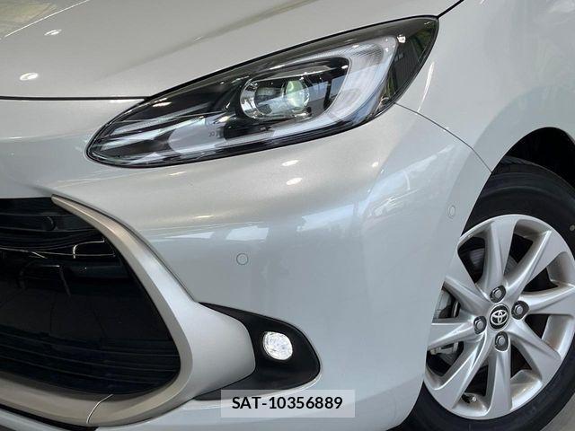 Toyota AQUA 2023-10 8206249-11