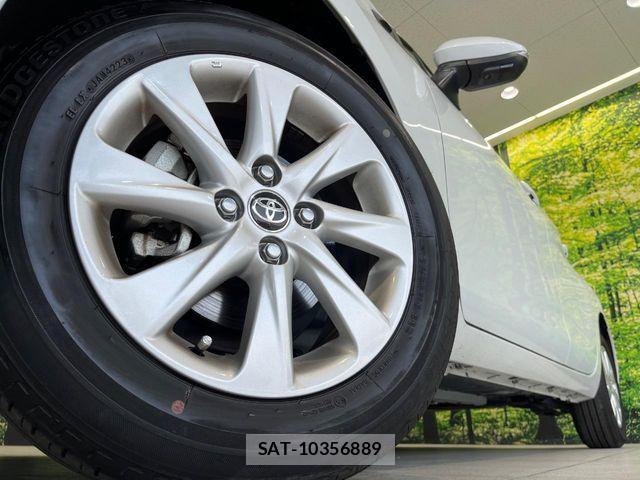 Toyota AQUA 2023-10 8206249-12