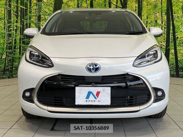 Toyota AQUA 2023-10 8206249-13