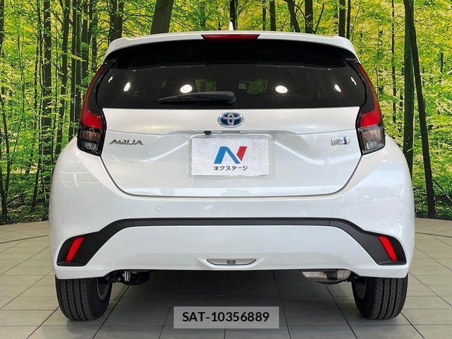 Toyota AQUA 2023-10 8206249-14