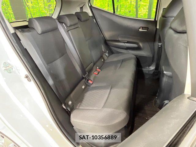 Toyota AQUA 2023-10 8206249-8