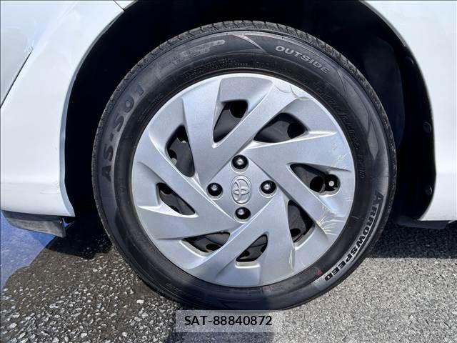 Toyota AQUA 2018-03 8206273-14
