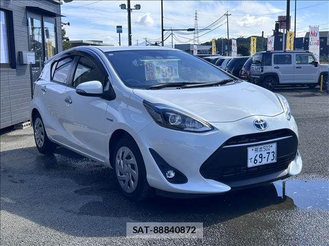 Toyota AQUA 2018-03 8206273-19