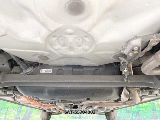 Toyota AQUA 2015-10 8206281-18
