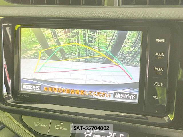 Toyota AQUA 2015-10 8206281-3