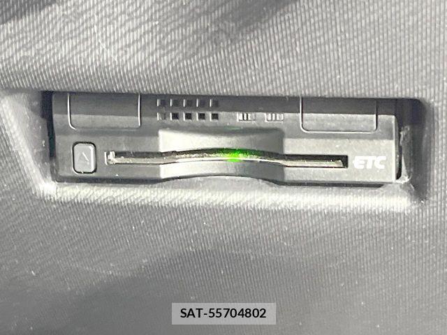 Toyota AQUA 2015-10 8206281-5