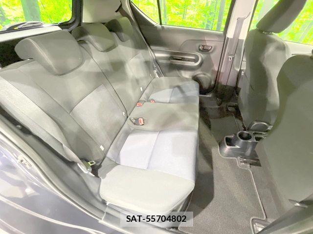 Toyota AQUA 2015-10 8206281-8