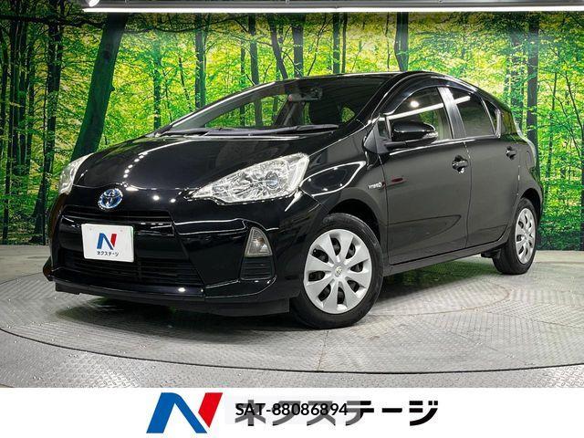 Toyota AQUA 2014-03 8206288-0