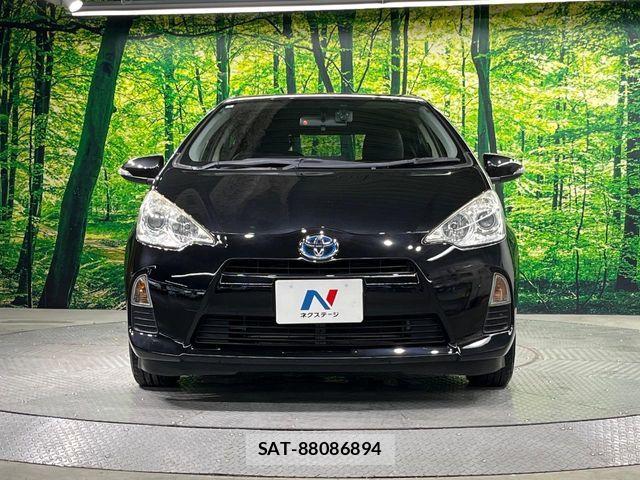 Toyota AQUA 2014-03 8206288-13