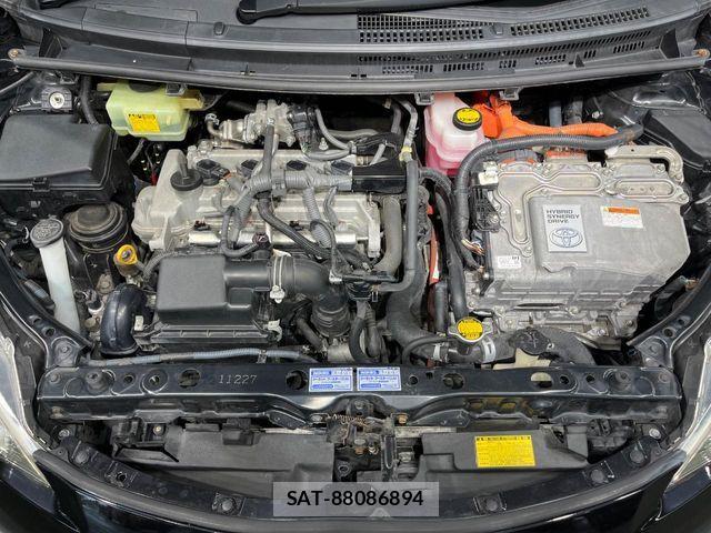 Toyota AQUA 2014-03 8206288-17