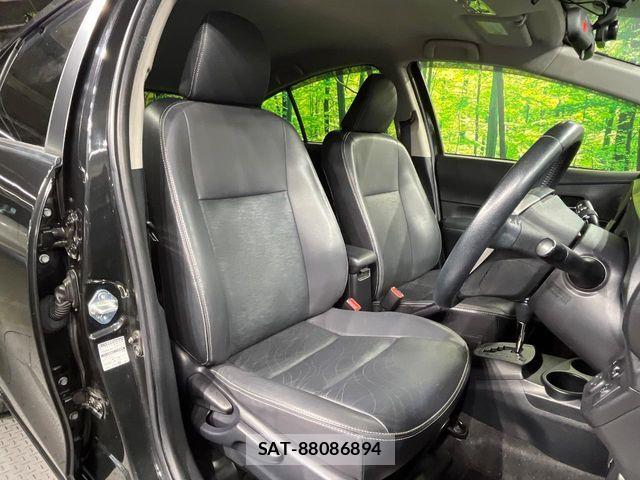 Toyota AQUA 2014-03 8206288-7