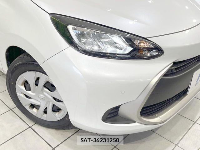 Toyota AQUA 2025-01 8206250-10