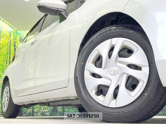 Toyota AQUA 2025-01 8206250-11