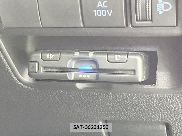 Toyota AQUA 2025-01 8206250-4