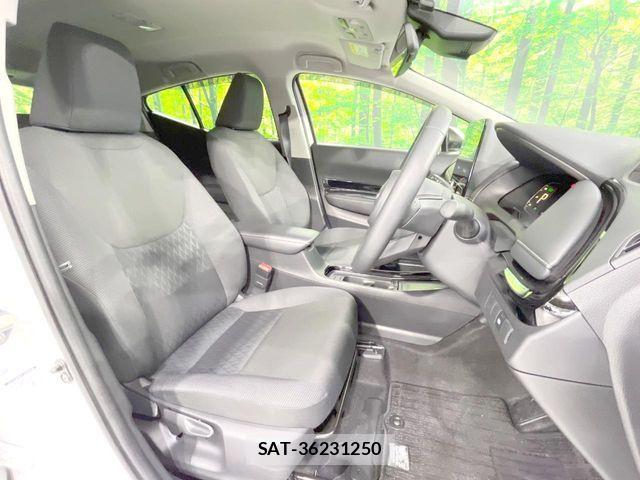 Toyota AQUA 2025-01 8206250-7