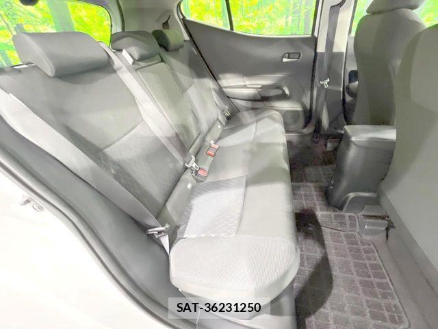 Toyota AQUA 2025-01 8206250-8