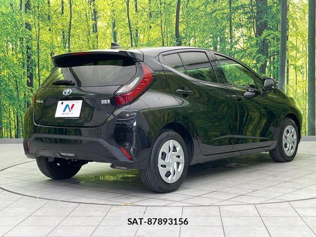 Toyota AQUA 2021-11 8206254-16
