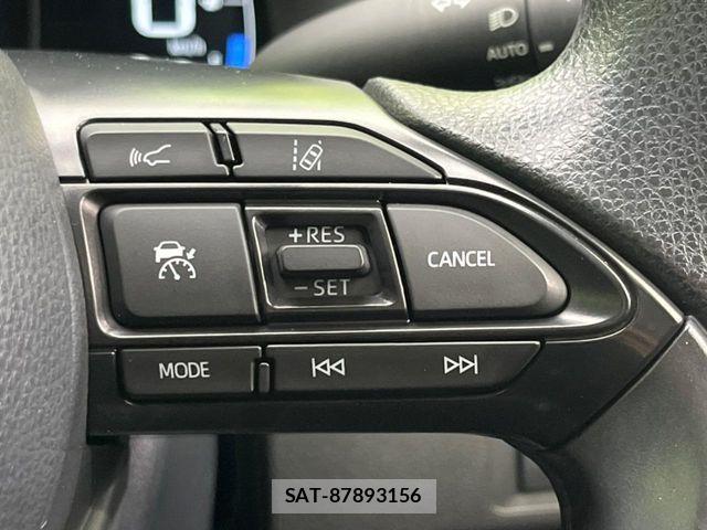 Toyota AQUA 2021-11 8206254-5