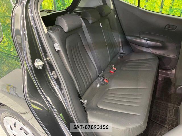 Toyota AQUA 2021-11 8206254-8