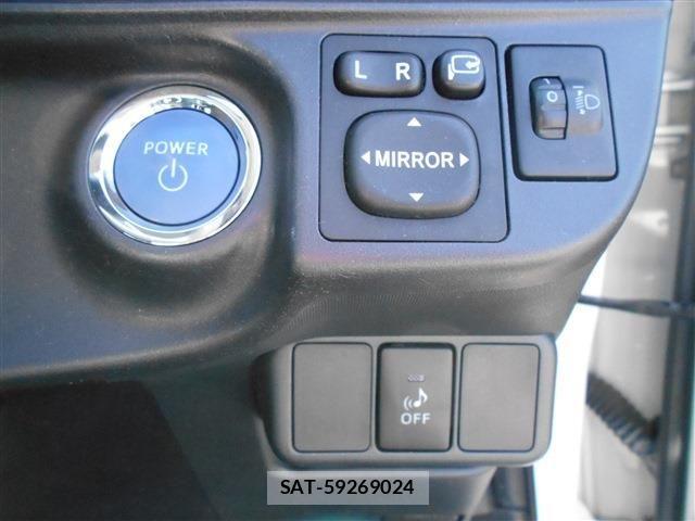 Toyota AQUA 2013-07 8206308-15