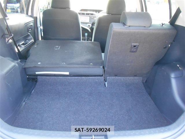 Toyota AQUA 2013-07 8206308-27