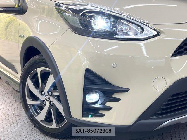 Toyota AQUA 2020-03 8206256-11