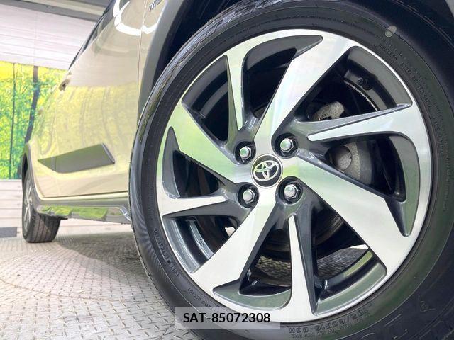 Toyota AQUA 2020-03 8206256-12
