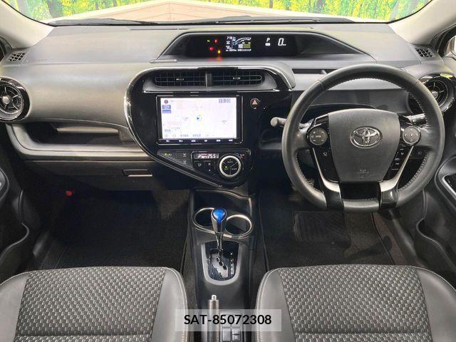 Toyota AQUA 2020-03 8206256-1
