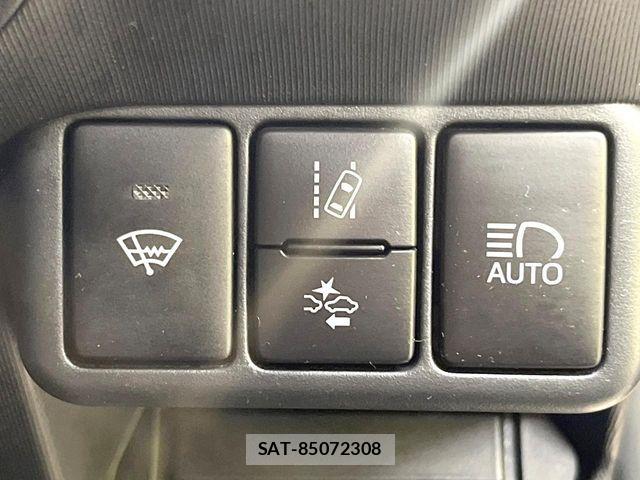 Toyota AQUA 2020-03 8206256-4